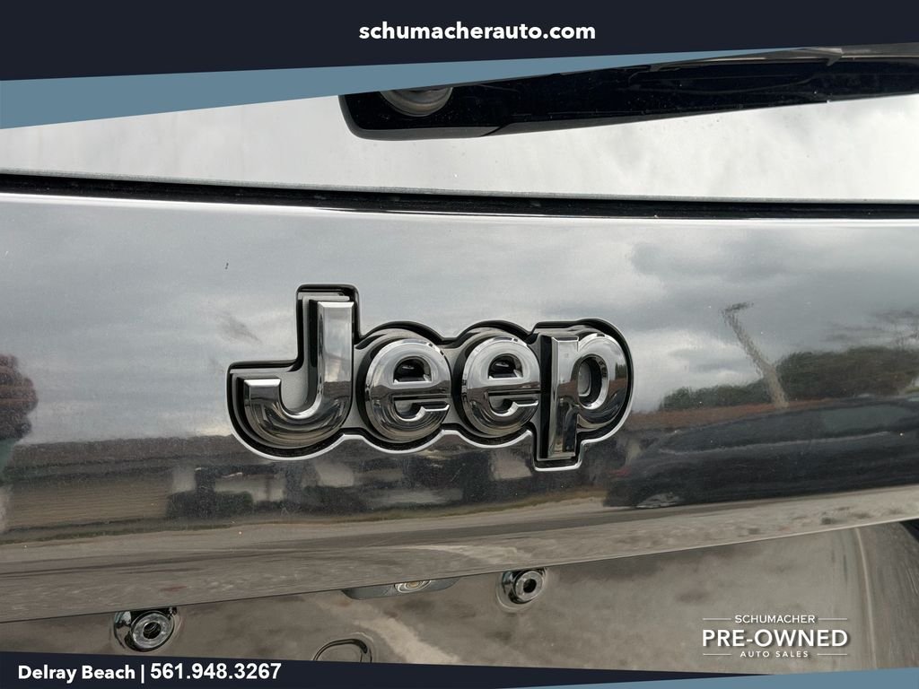 Used 2020 Black Jeep Latitude Plus image 14