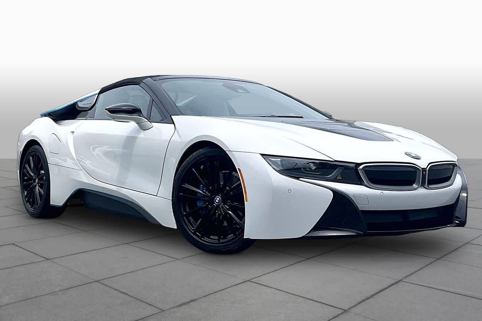Used 2019 Crystal White Pearl Metallic w/Frozen Gray Accent BMW  image 2