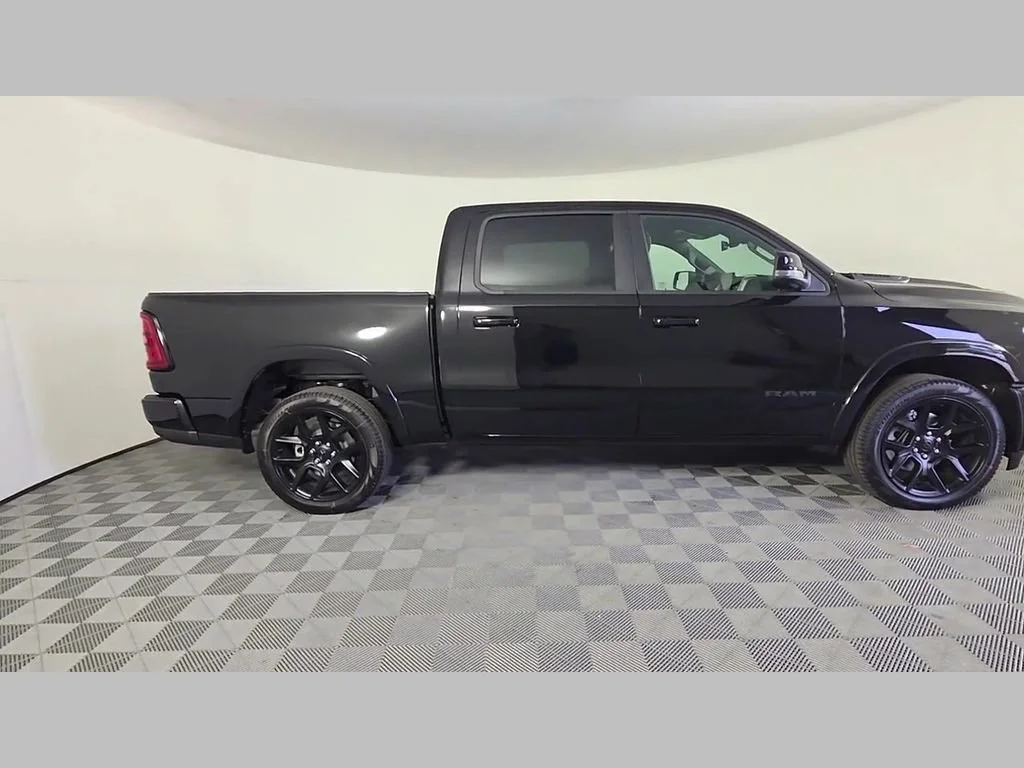 New 2026 Diamond Black Crystal Pearl-Coat Exterior Paint RAM Laramie image 21