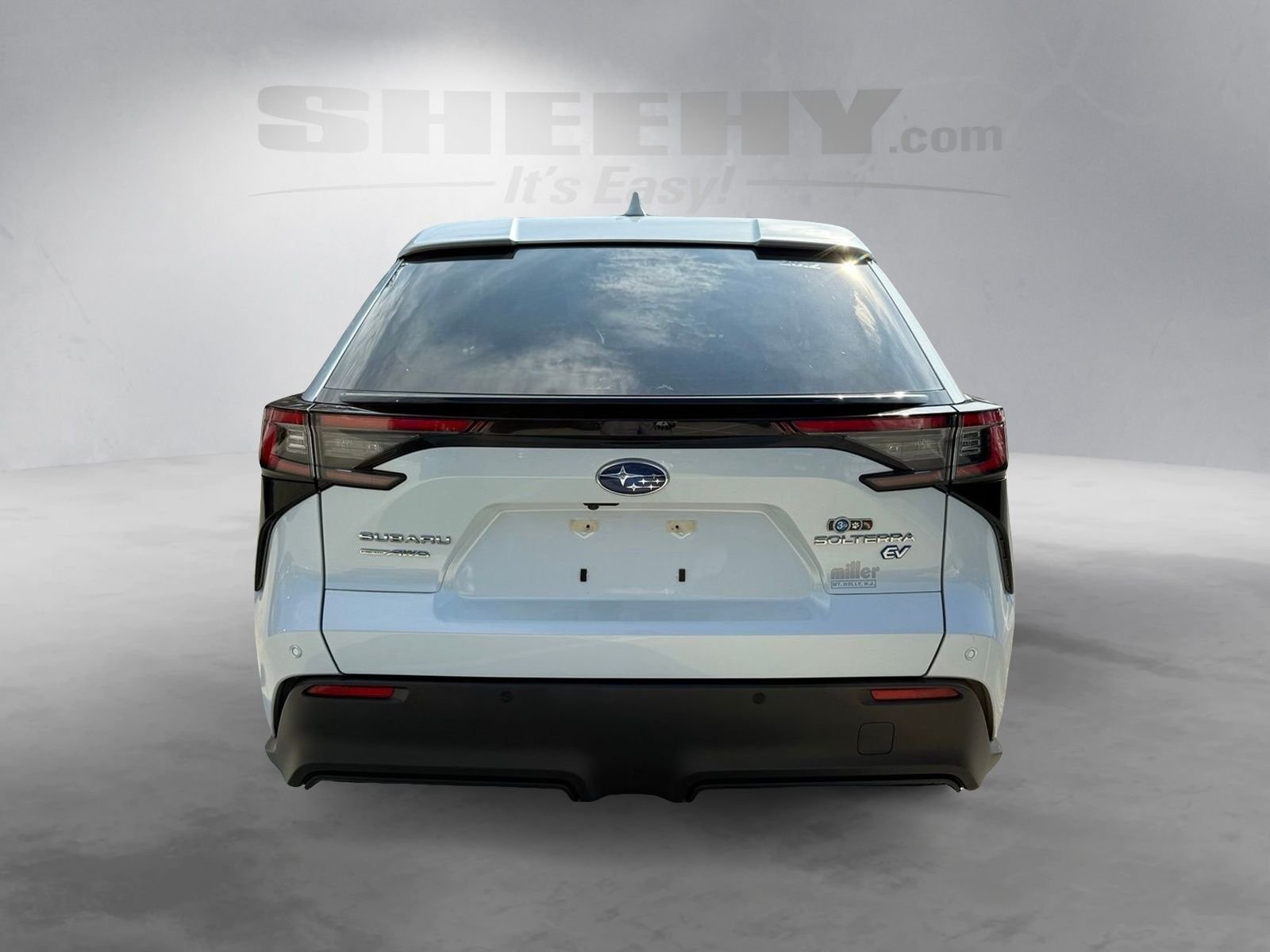 Used 2023 White Subaru Premium image 12
