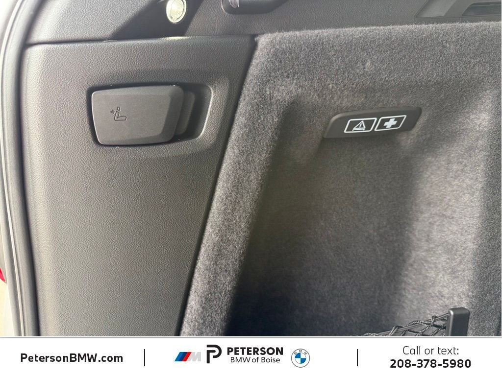 Used 2019 Silver BMW xDrive30i image 11