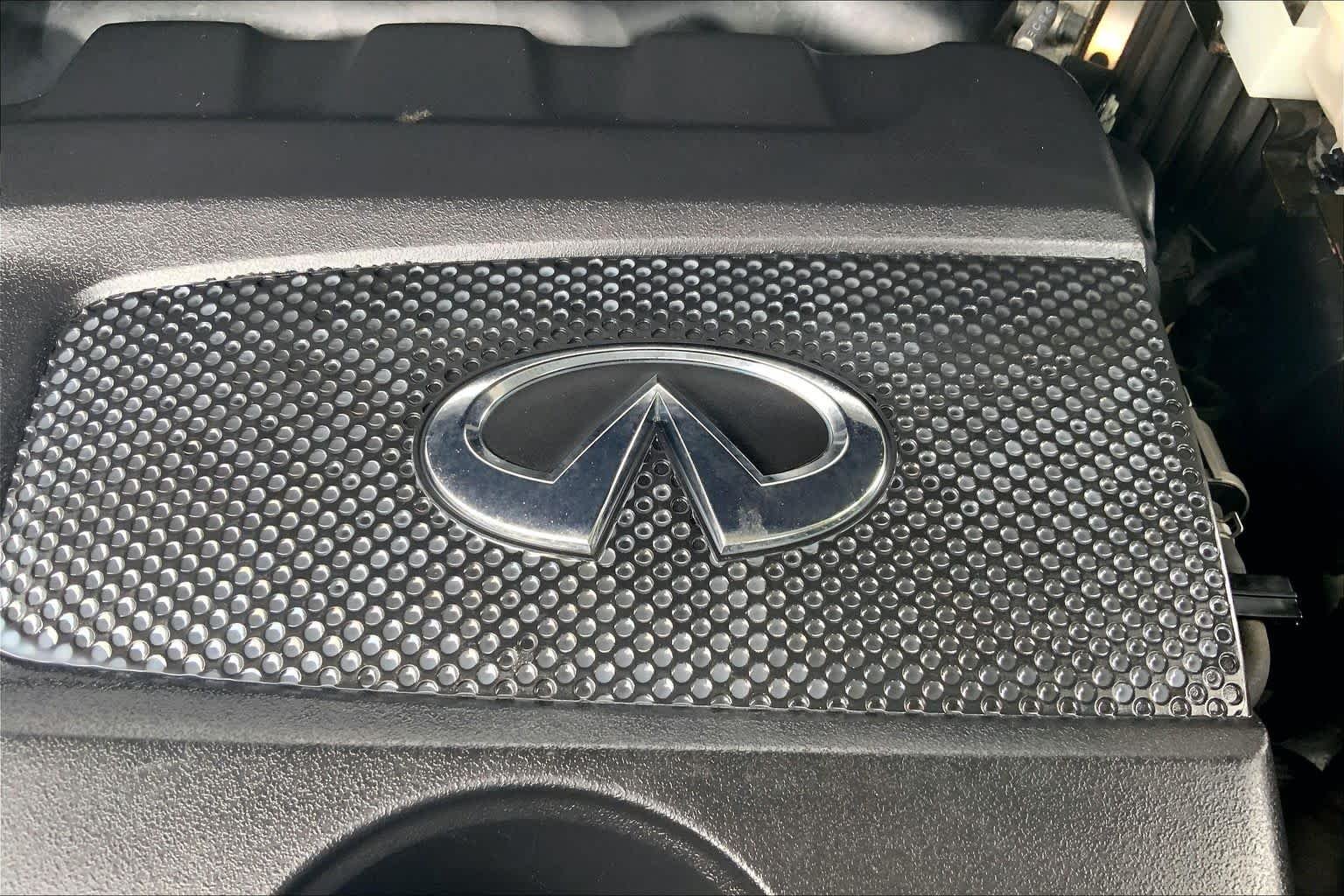 Used 2019 Liquid Platinum INFINITI LUXE image 30