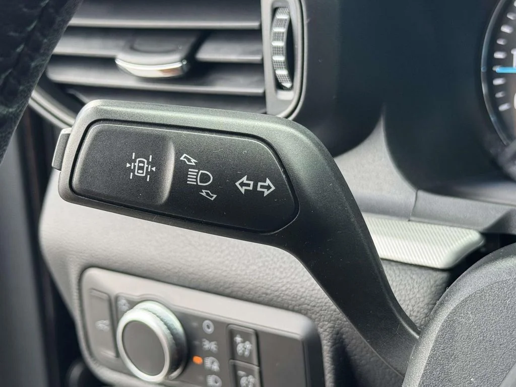 Used 2020 Black Ford XLT image 29