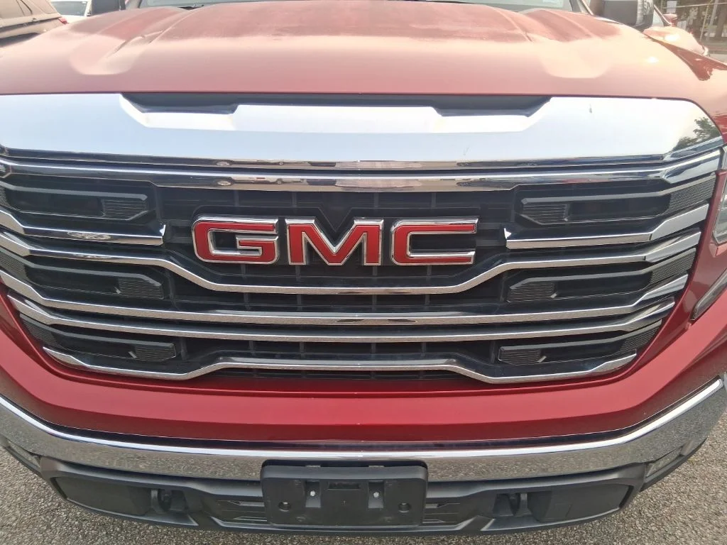 Used 2024 Red GMC SLT image 17