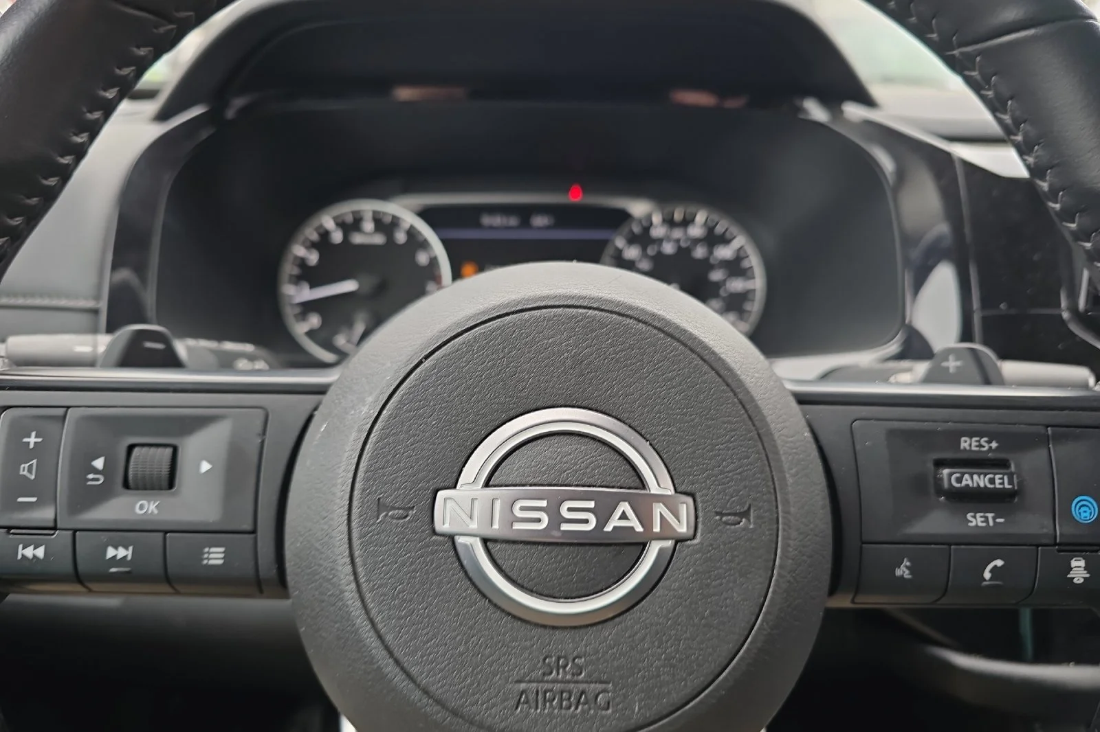 Used 2025 Deep Ocean Blue Pearl Nissan SV image 23