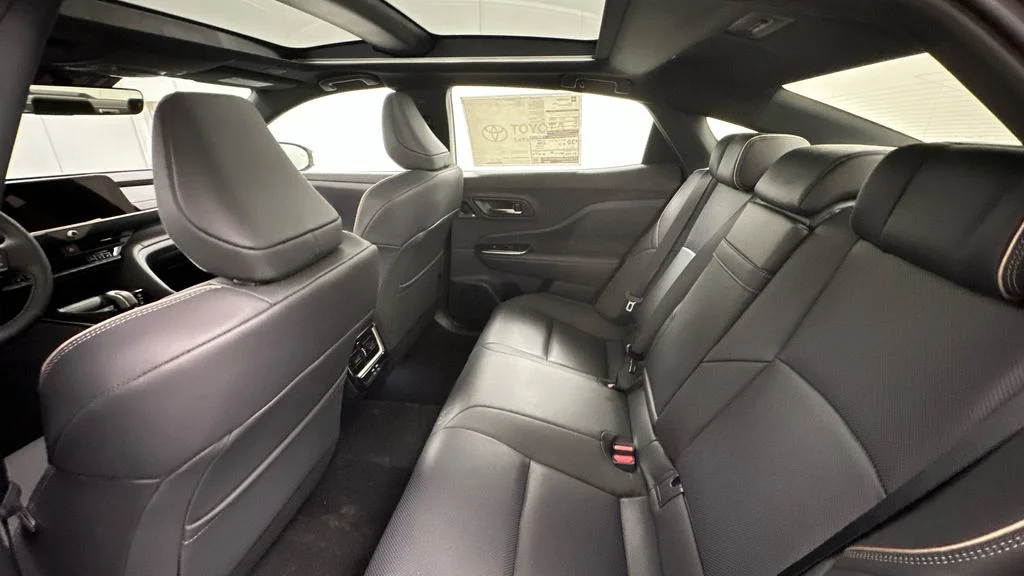 2025 Toyota Crown Platinum - Photo 10