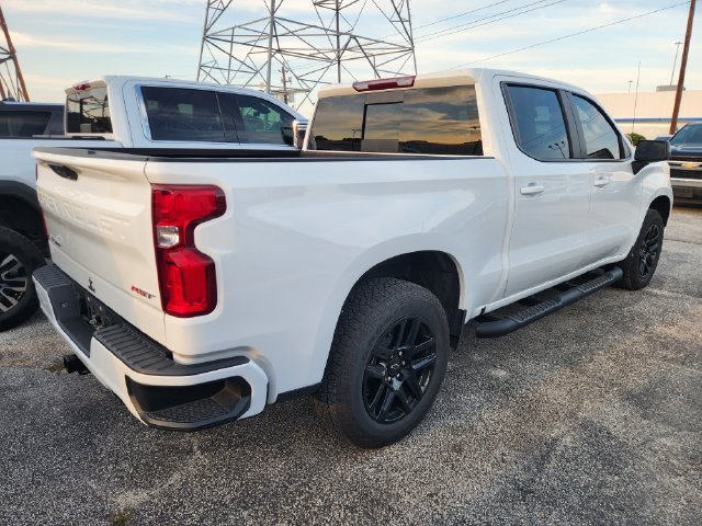 Used 2025 Summit White Chevrolet RST image 4