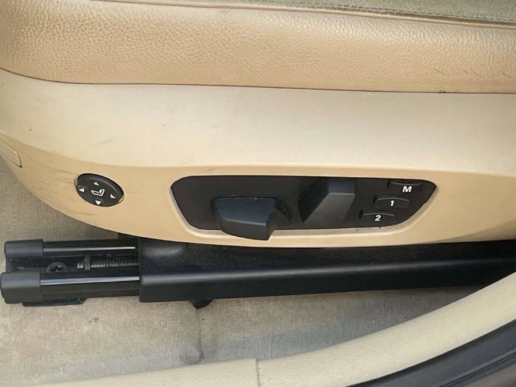Used 2015 Black BMW sDrive28i image 14