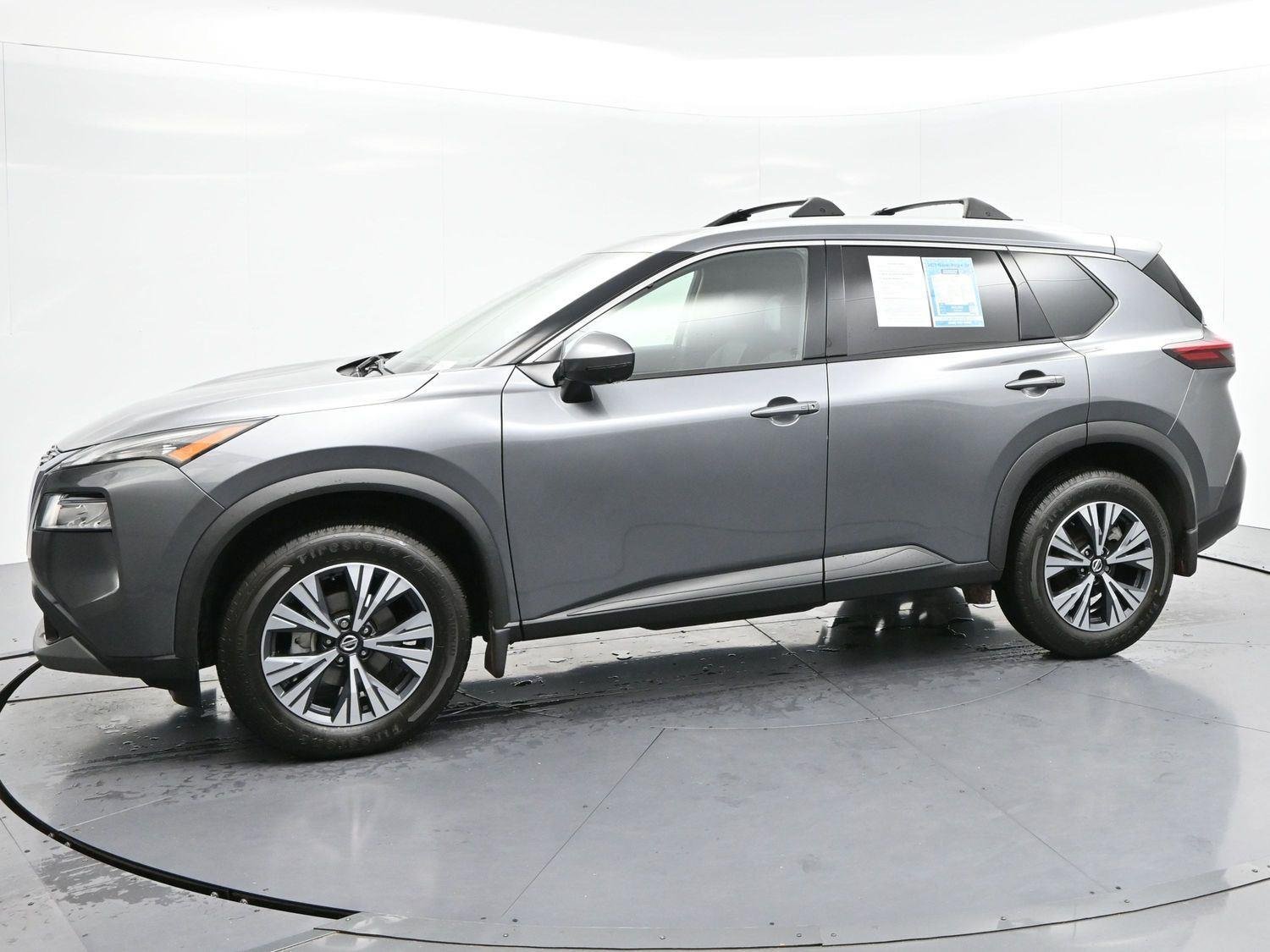 Used 2021 Gun Metallic Nissan SV image 4