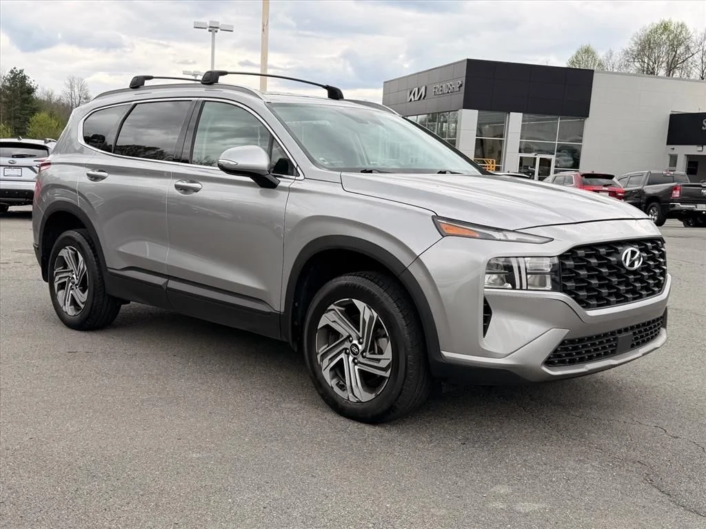 Used 2023 Silver Hyundai SEL image 16