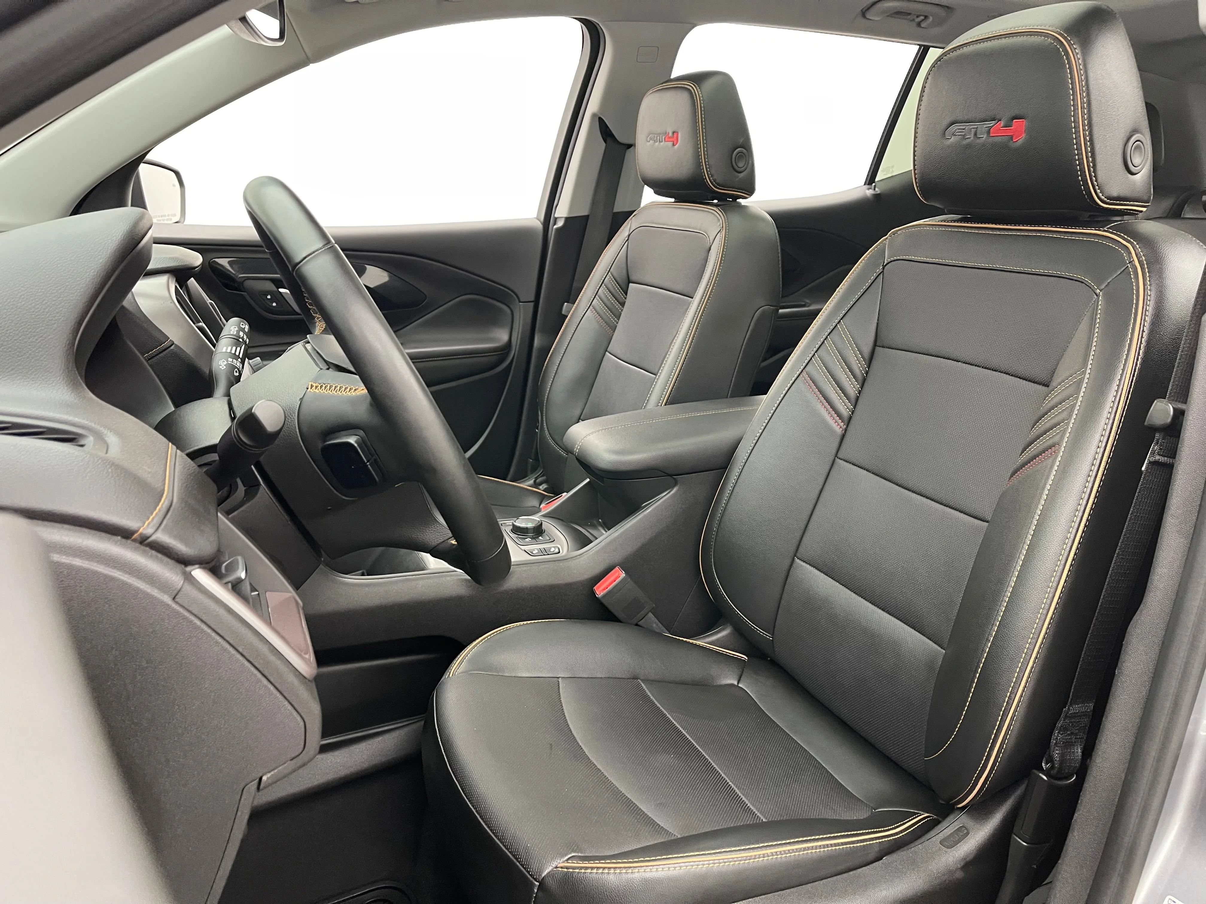 Used 2024 Sterling Metallic GMC AT4 image 19