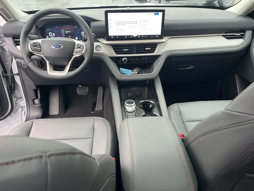 New 2026 Space White Metallic Ford Active image 15