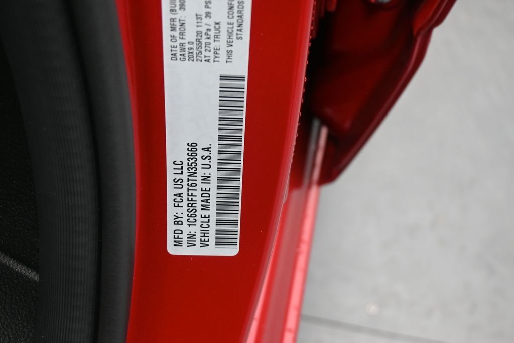 New 2026 Molten Red Pearl-Coat Exterior Paint RAM Big Horn/Lone Star image 20