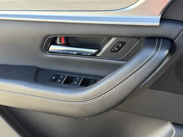 2025 Mazda CX-90 Preferred Package - Photo 19