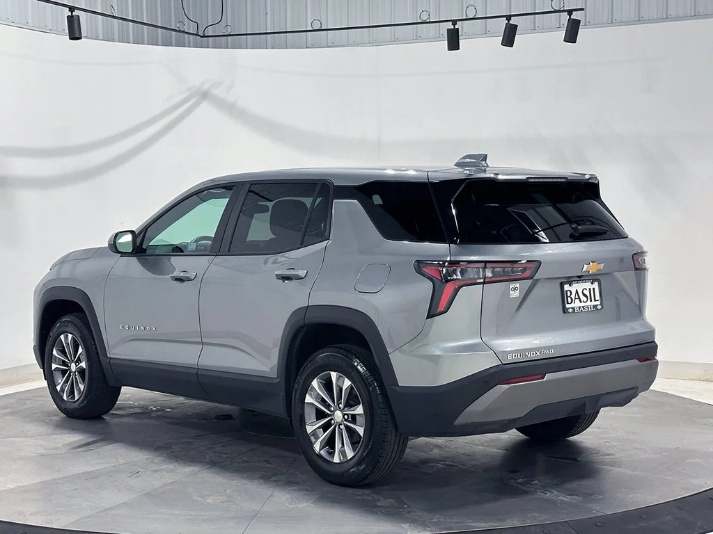 Used 2025 Gray Chevrolet LT image 13