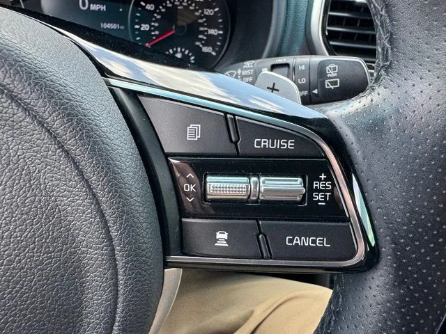 Used 2020 Snow White Pearl Kia SX image 25