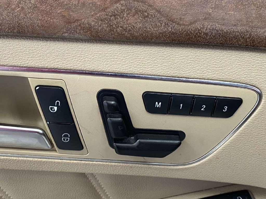 Used 2012  Mercedes-Benz E 350 image 19