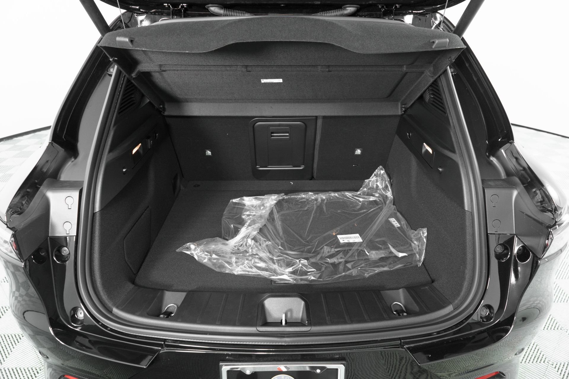 New 2025 Alfa Black Exterior Paint Alfa Romeo Base image 31