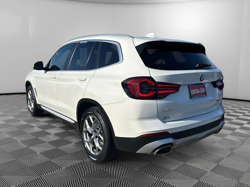 Used 2024 White BMW xDrive30i image 6