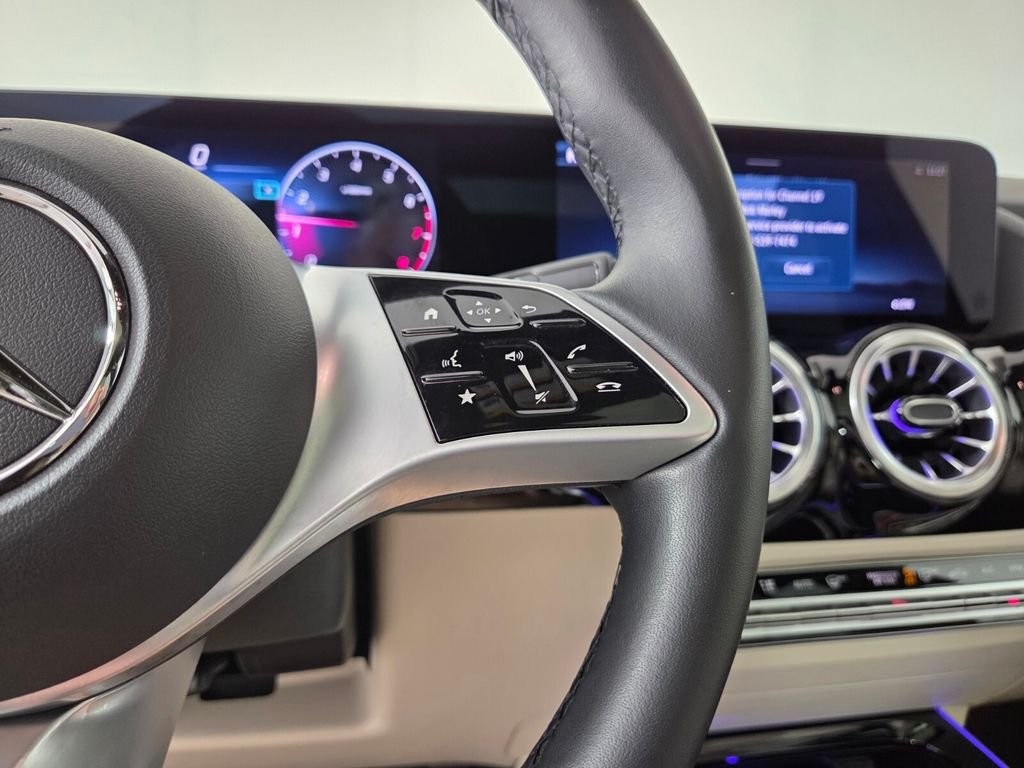 Certified Used 2025 Gray Mercedes-Benz GLA 250 image 17