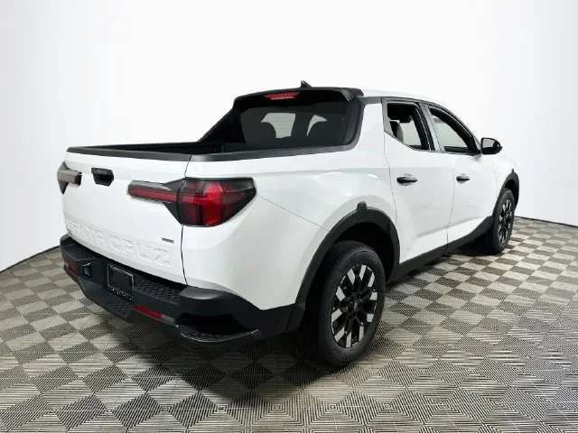 New 2027 White Hyundai SE image 3