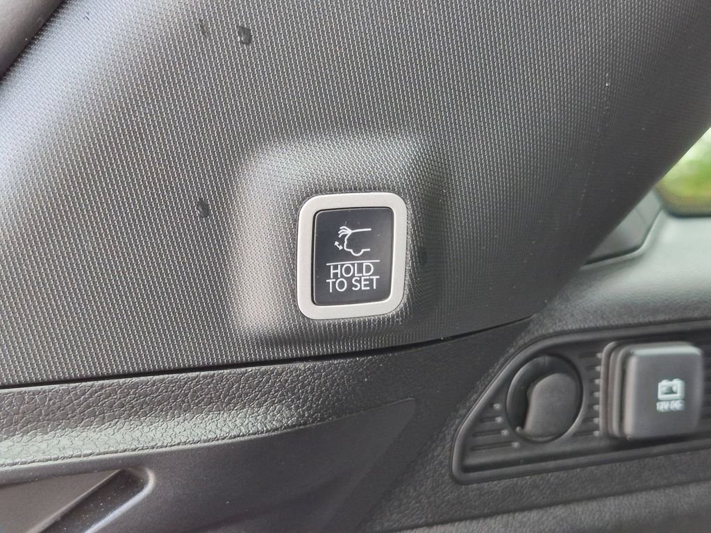 Certified Used 2024 White Jeep Limited image 7