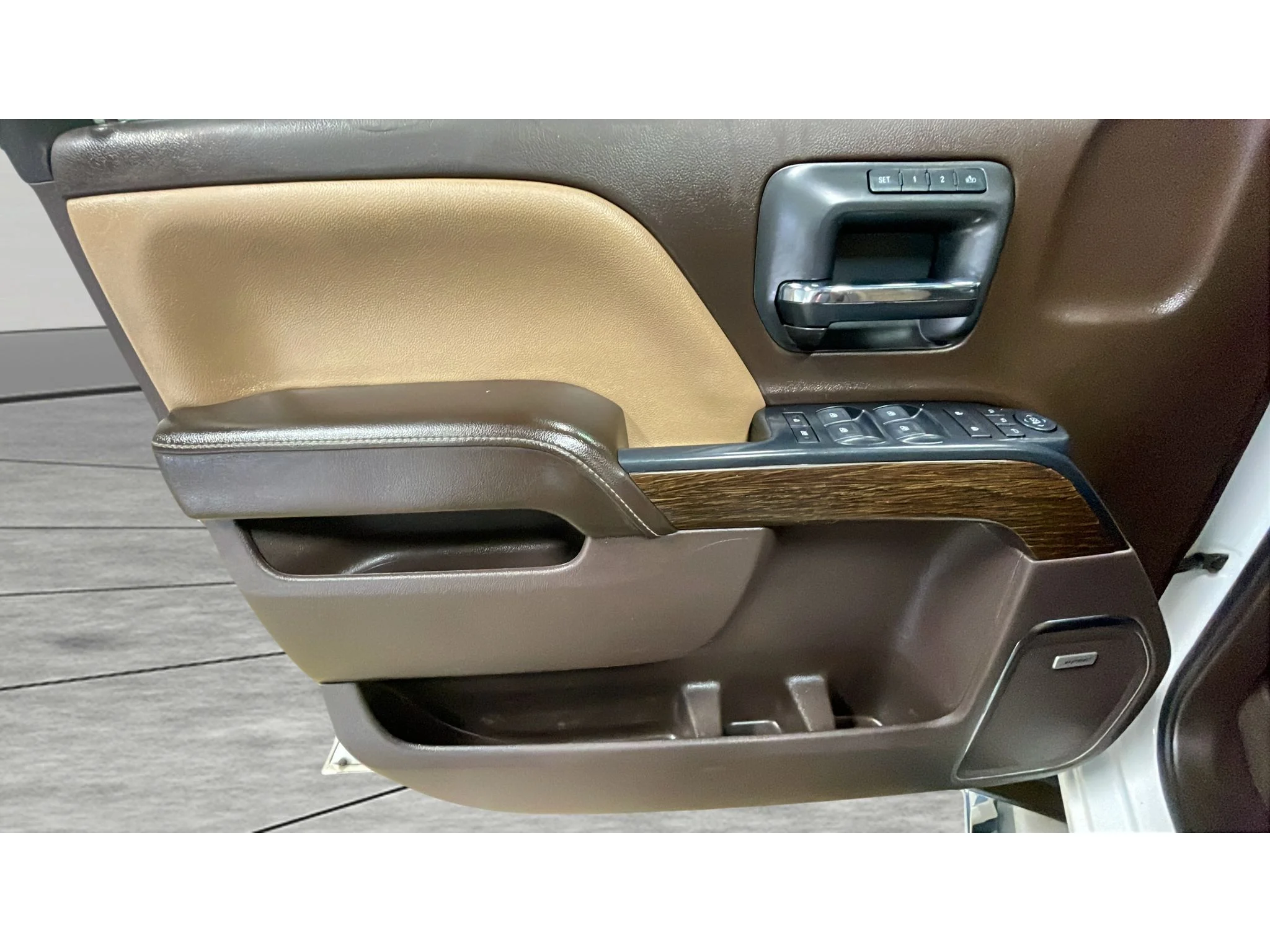 Used 2019 Summit White GMC Denali image 10