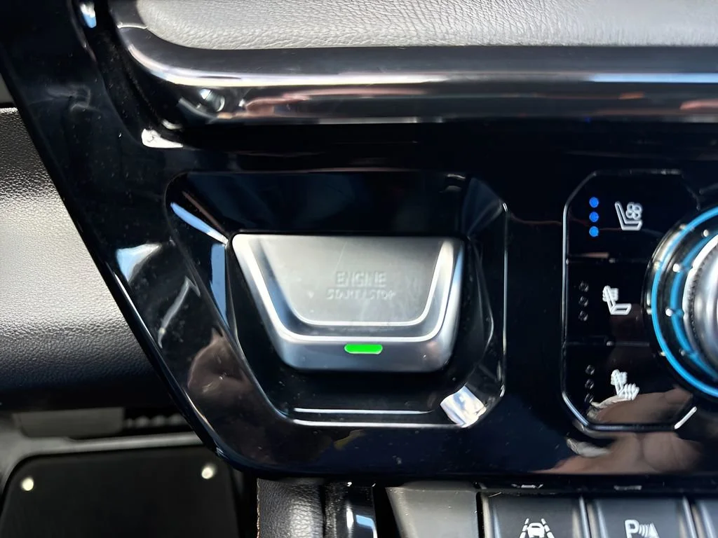 Used 2023 Summit White GMC AT4 image 23