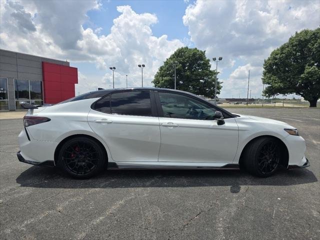 Certified Used 2022 MID BLK/WIND CHILL Toyota  image 16