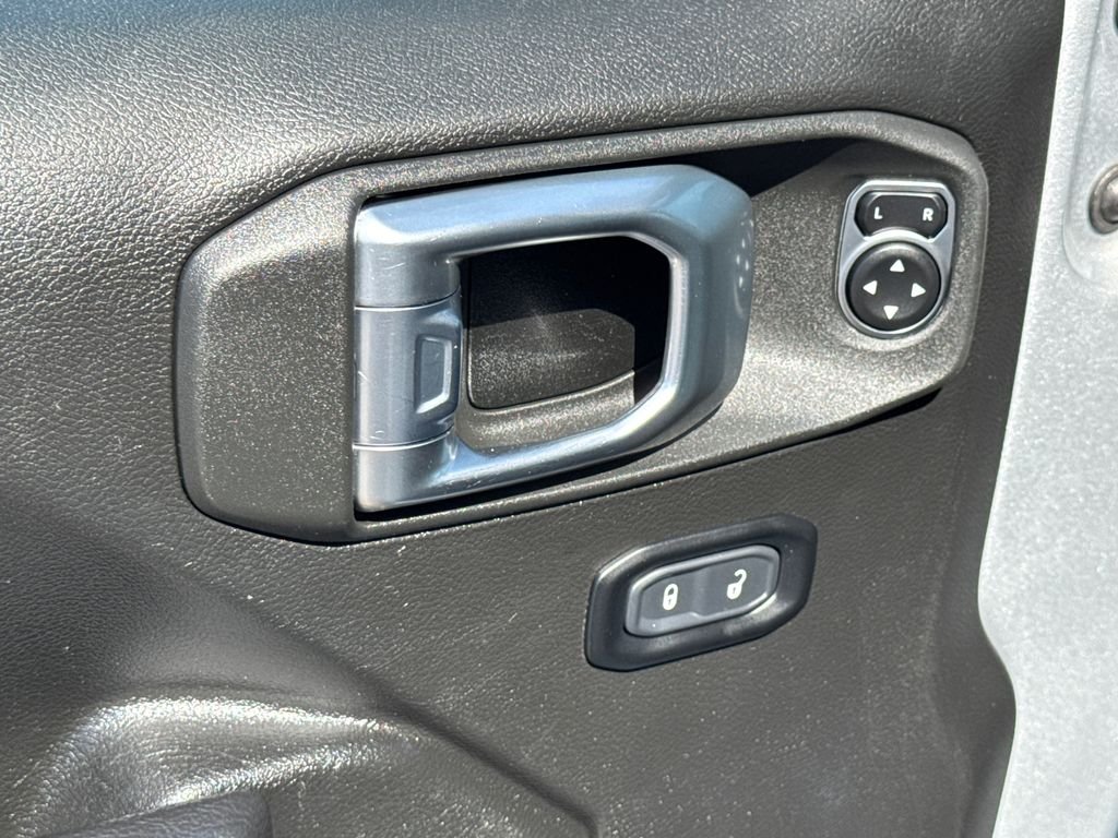 Used 2023 Silver Jeep Sport S image 29