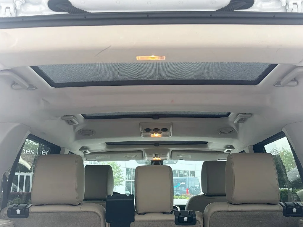 Used 2012 Fuji White Land Rover V8 image 35