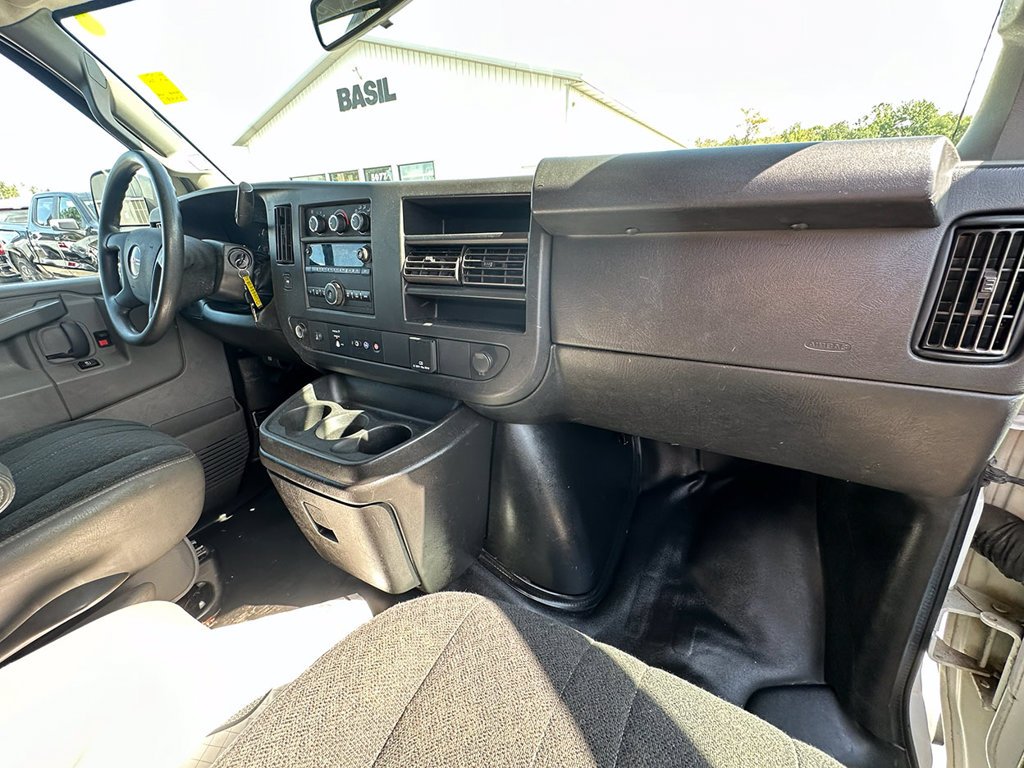 Used 2019 White GMC Work Van image 25