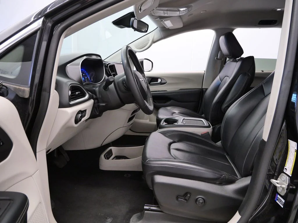 Certified Used 2023 Black Chrysler Touring L image 13