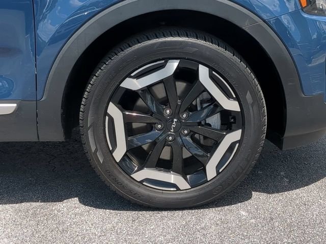 Used 2025 Black Kia S image 11