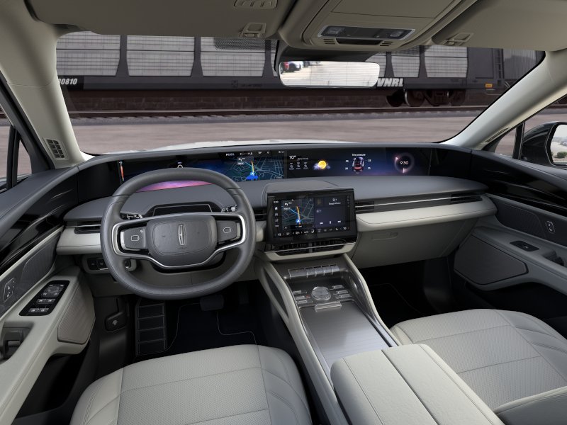 New 2026 Silver Radiance Metallic Clearcoat Lincoln Premiere image 9
