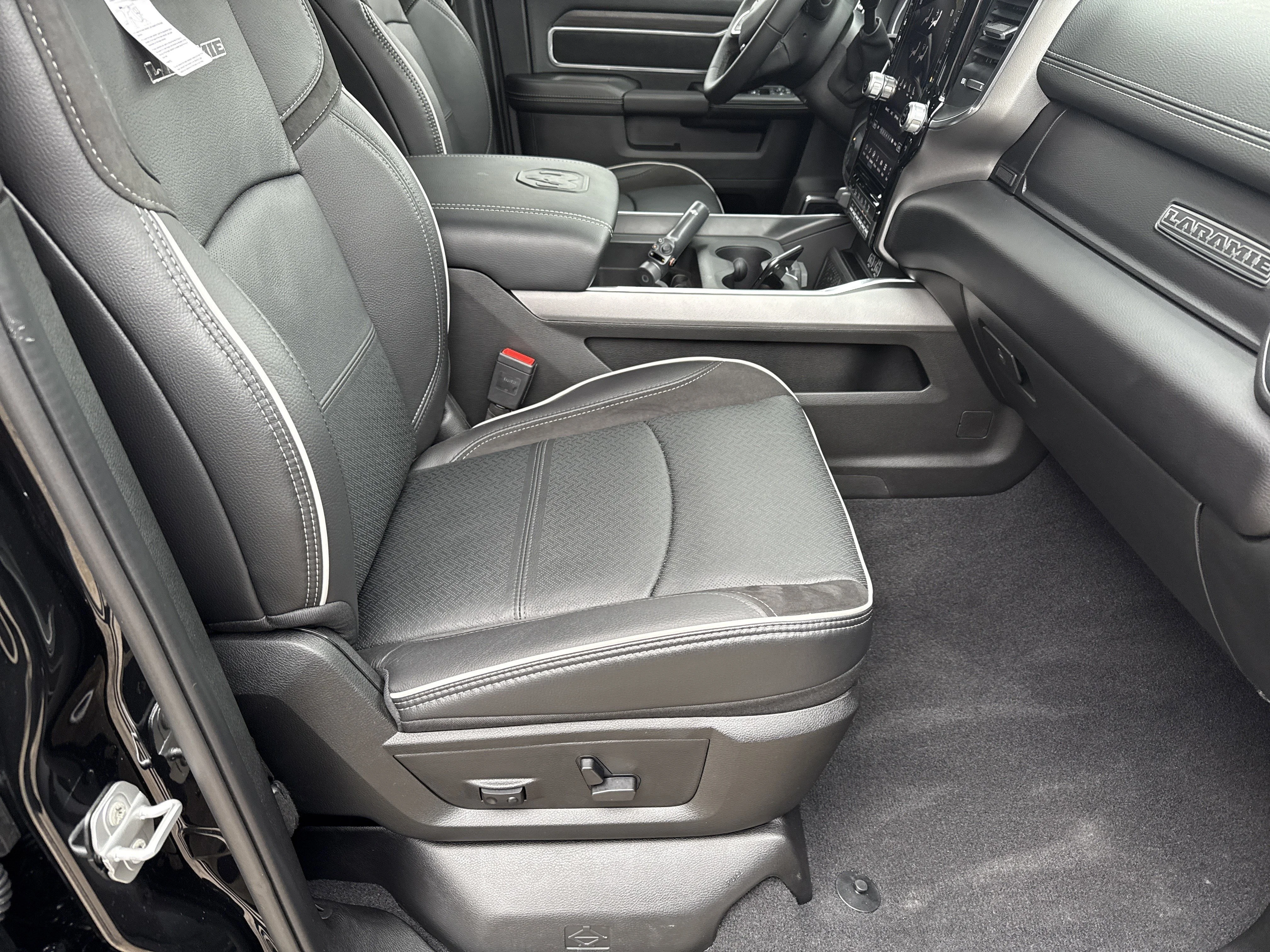 2025 RAM 2500 Laramie - Photo 15