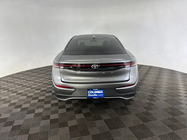 Used 2024  Toyota Limited image 7