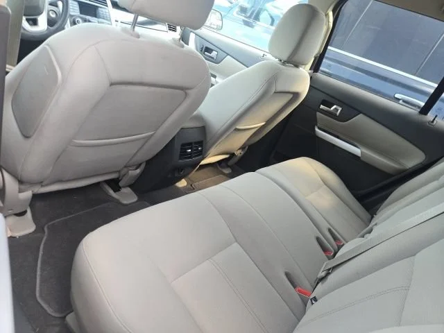 Used 2012 Red Ford SE image 6
