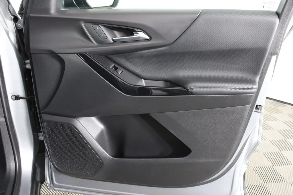 2025 Chevrolet Equinox LT - Photo 9