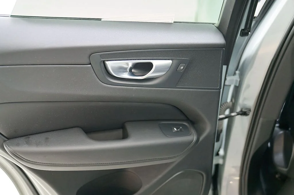 Certified Used 2024 Vapour Grey Volvo Plus image 19
