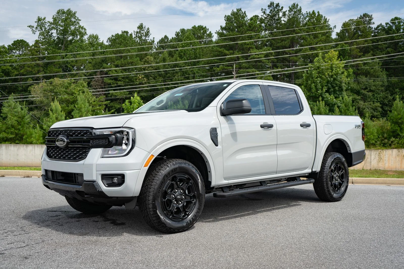 New 2026 Avalanche Ford XLT image 3