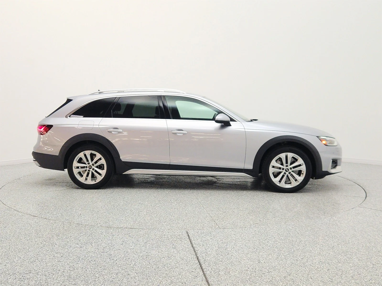 Used 2023 Florett Silver Metallic Audi Premium Plus 45 TFSI quattro image 4