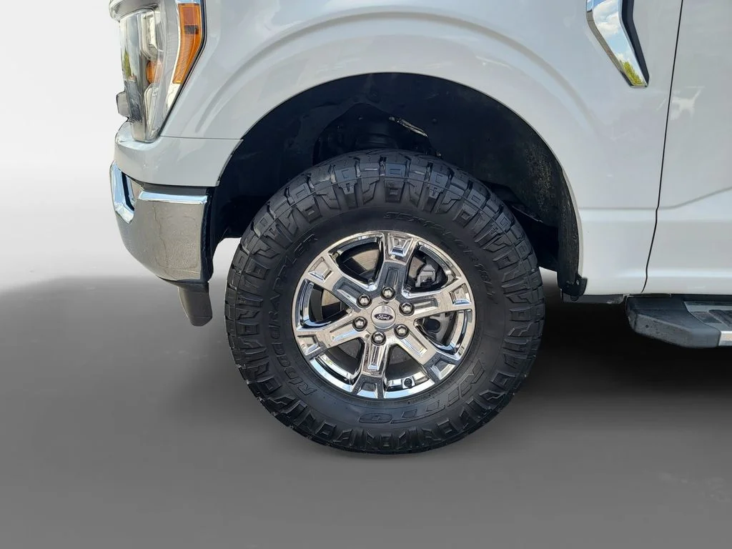 Used 2021 White Ford Lariat image 15