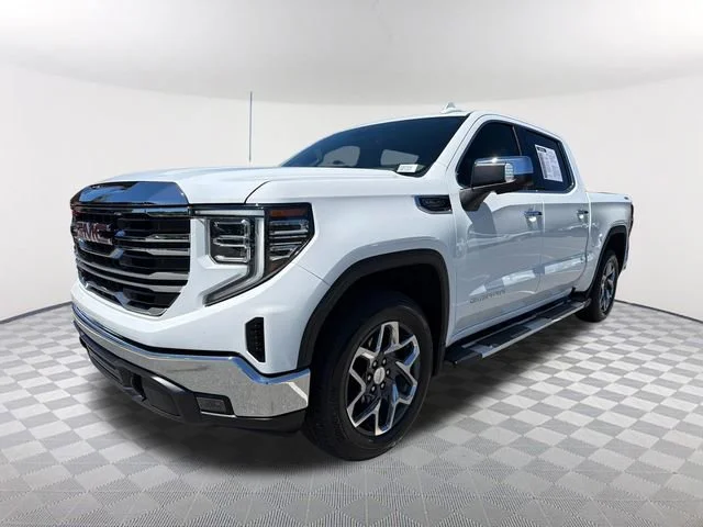 Used 2025 Summit White GMC SLT image 1