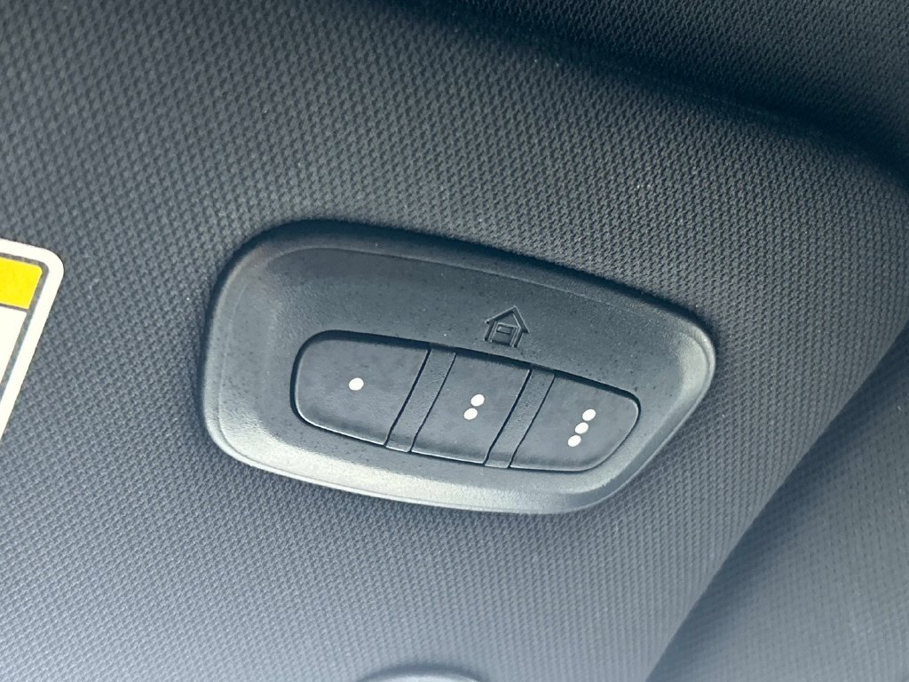 Used 2023 Gray Jeep Latitude image 31