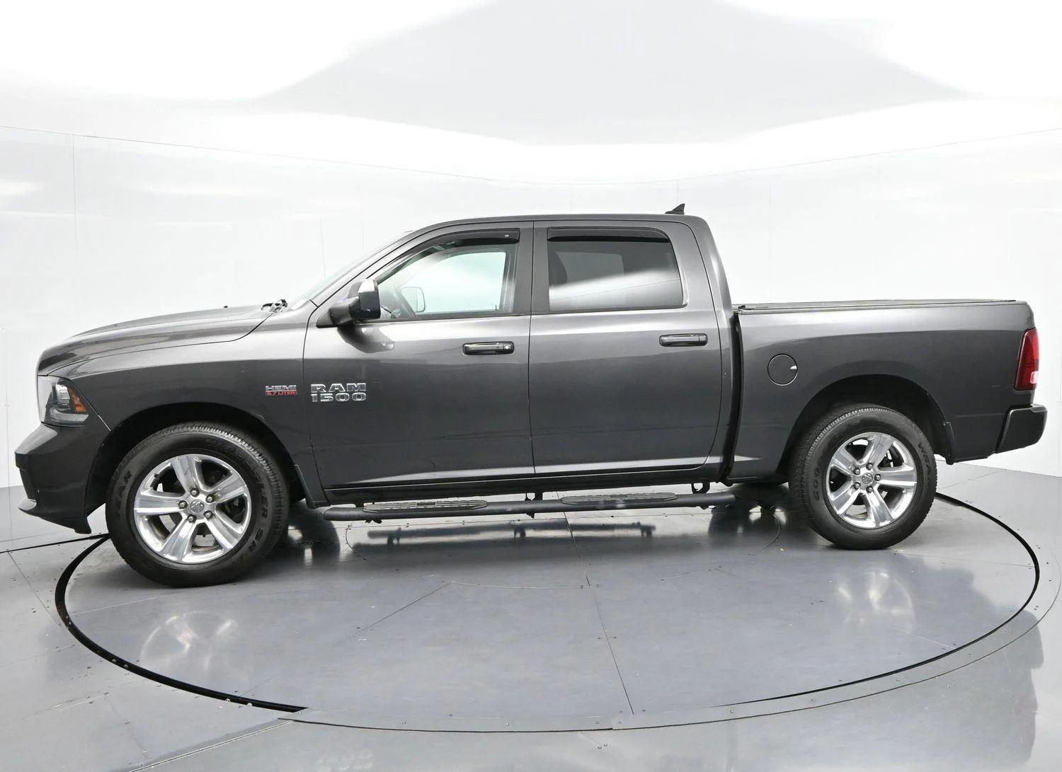 Used 2017 Granite Crystal Metallic Clearcoat Ram Sport image 4