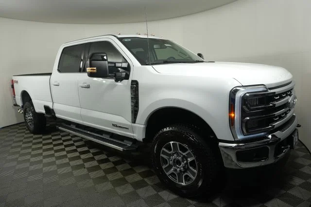 New 2026 Oxford White Ford F-350® Lariat® image 1