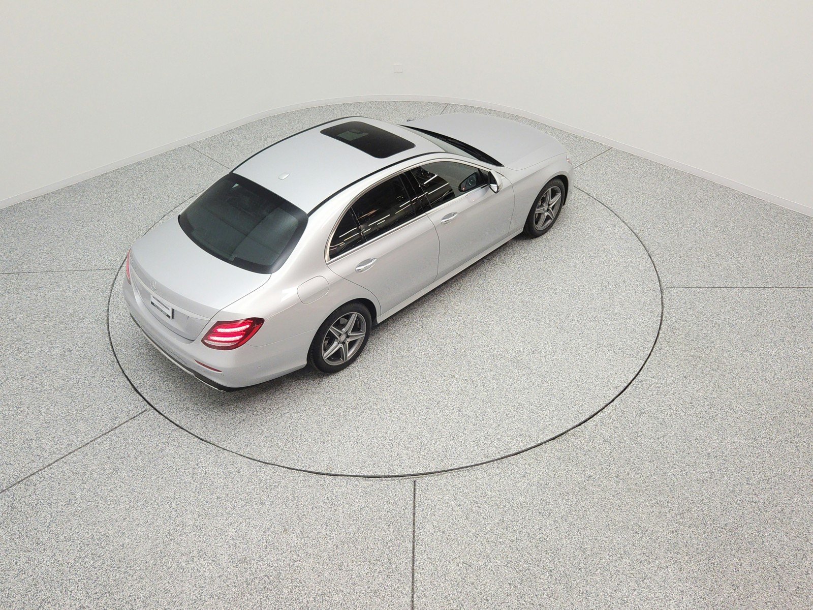 Used 2017 Iridium Silver Metallic Mercedes-Benz E 300 Sport image 13