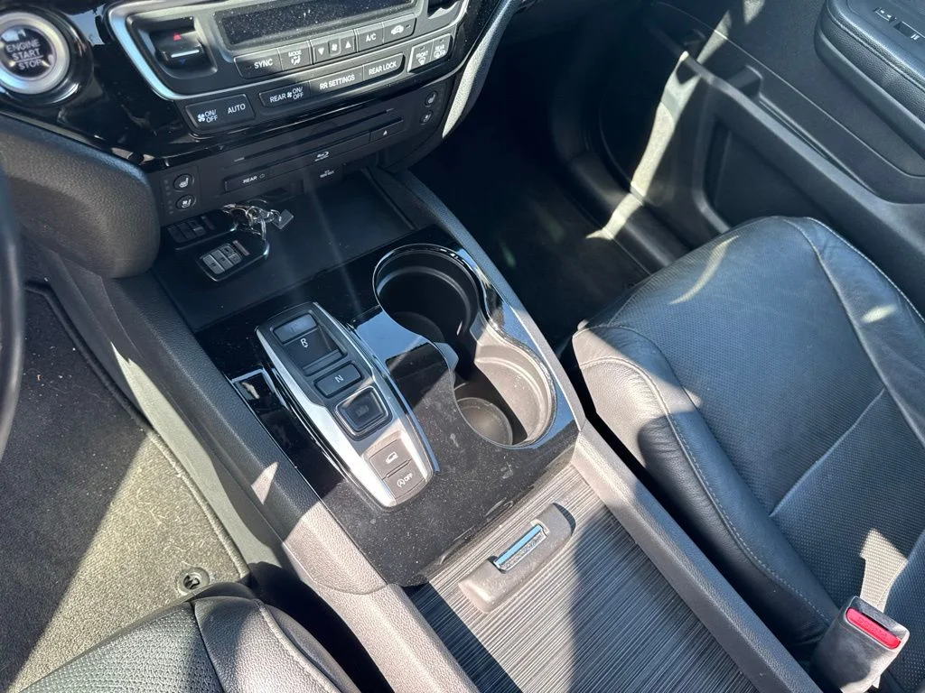Used 2017 Black Honda Elite image 11