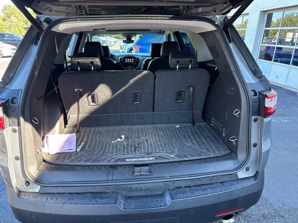 Used 2019 Pepperdust Metallic Chevrolet 3LT image 5